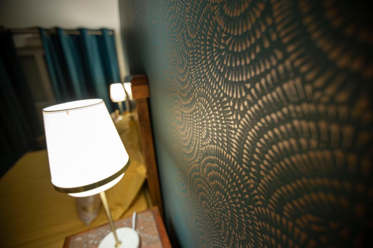 Chambre Art Deco Gatsby Dans Maison D'Hote "Le Petit Clouet" - ロシュコルボン エクステリア 写真