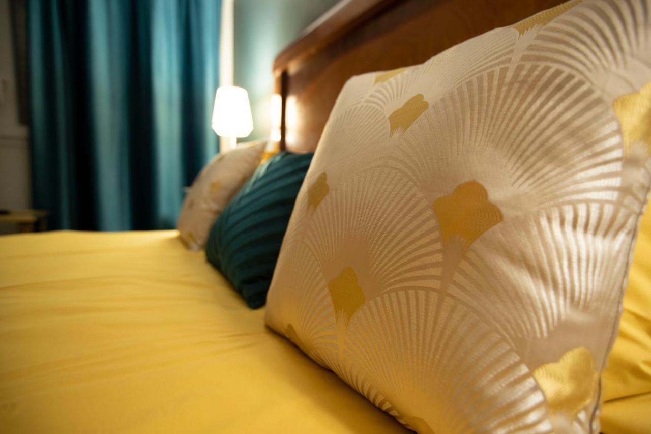 Chambre Art Deco Gatsby Dans Maison D'Hote "Le Petit Clouet" - ロシュコルボン エクステリア 写真